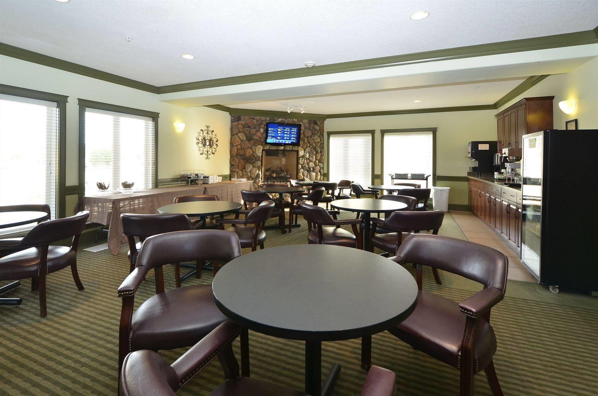 Big Lake Inn Slave Lake Exterior photo