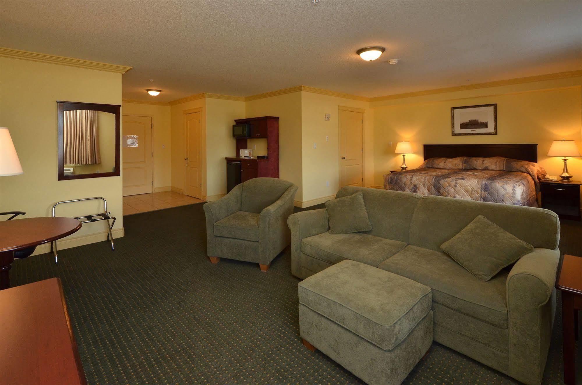 Big Lake Inn Slave Lake Exterior photo